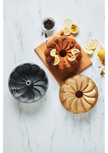 25,5 cm Döküm Kek Kalıbı Altın Renkli, Şık ve Dayanıklı Mutfak Gereci