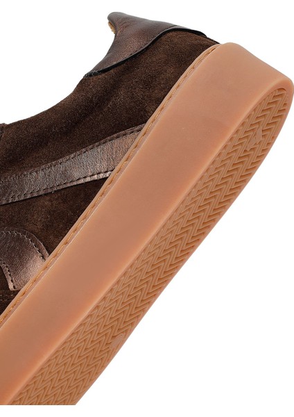 Kadın Kahverengi Bağcıklı Süet Deri Sneaker 25AFD370910