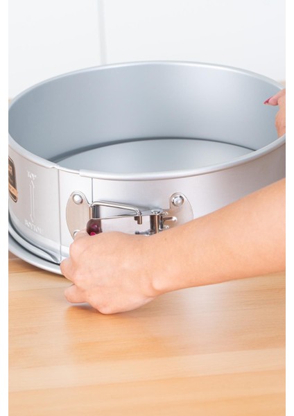 Işlevsel Yuvarlak Kek Kalıbı, 31 Cm, Gri Renk, Kolay Kullanım fırsatları