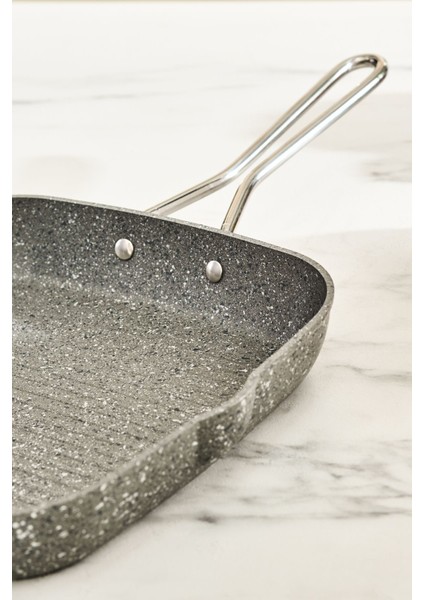 28 cm Siyah Biogranit Grill Tava, Dayanıklı ve Şık Mutfak Gereci modelleri