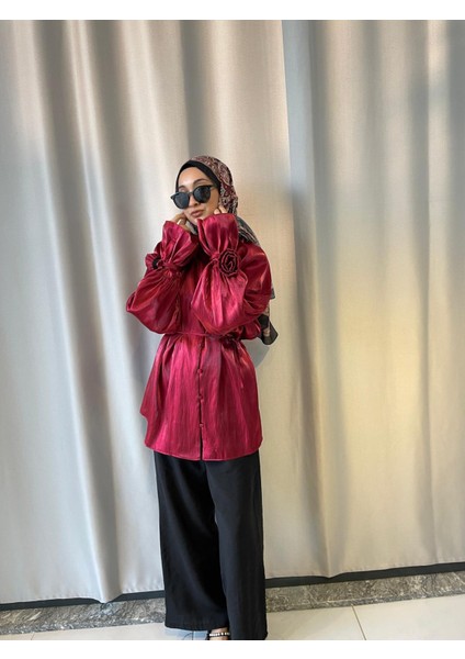 Kolu Gül Detaylı Saten Tunik- Bordo