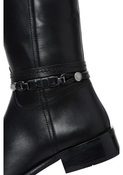 Kadın Siyah Fermuarlı Aksesuar Detaylı Deri Çizme 25WFD280618