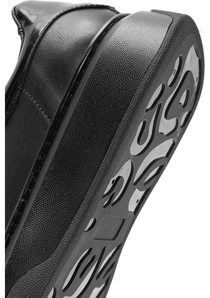 Erkek Siyah Bağcıklı Kalın Tabanlı Deri Sneaker 25WFD675318