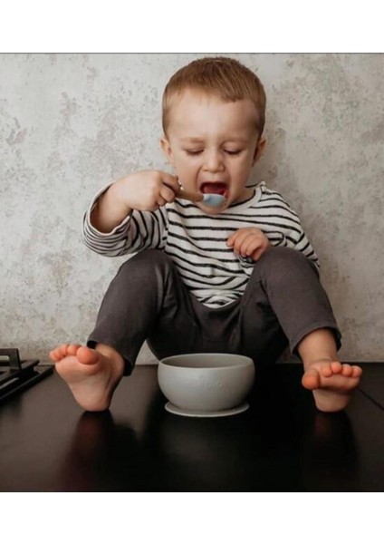 Yeşil Silikon Kapaklı Şık Kase, Pratik ve Kullanışlı Mutfak Ürünü