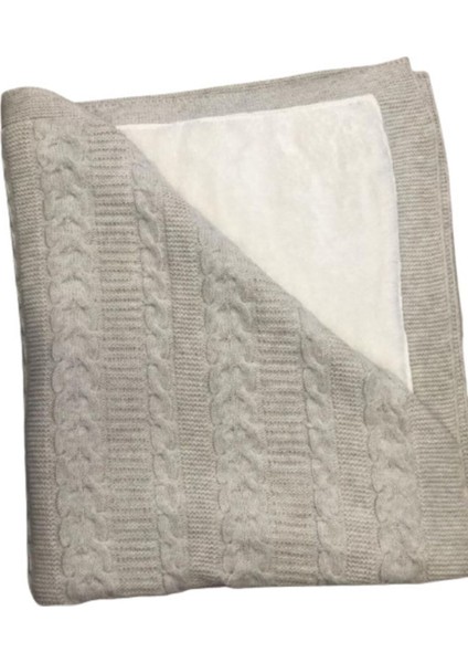 Yumuşak ve Sıcak Bej Triko Battaniye, Rahatlık ve Şıklık Sunar