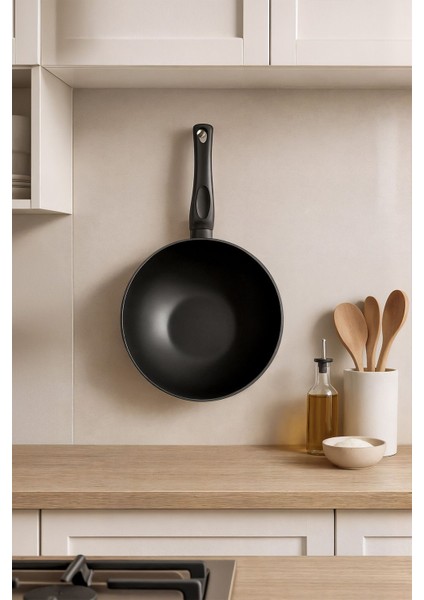 28 cm Alüminyum Döküm Wok Tava, Siyah, Dayanıklı ve Şık Tasarım