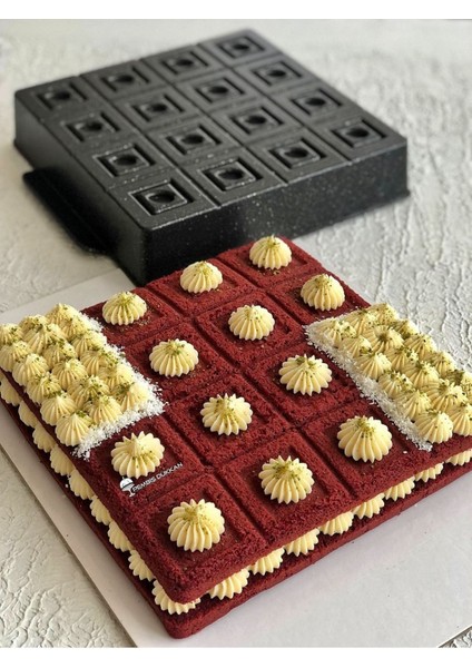 Siyah Karen Kek Kalıbı, Pratik ve Şık Kek Kalıbı, Mutfağınıza Renk Katacak.