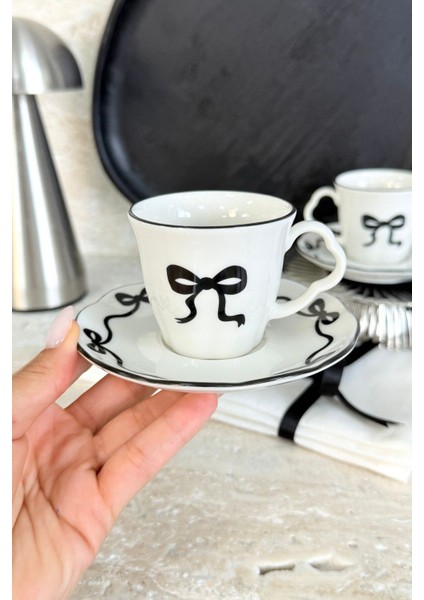 Siyah Kurdele Desenli 2 Kişilik 4 Parça Porselen Kahve Fincan Takımı