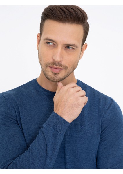 Erkek İndigo Slim Fit Bisiklet Yaka Basic Triko Kazak 50237038-VR028 indirimleri