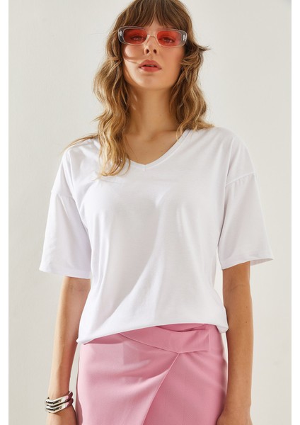 Kadın V Yaka Kısa Kollu Basic T-Shirt