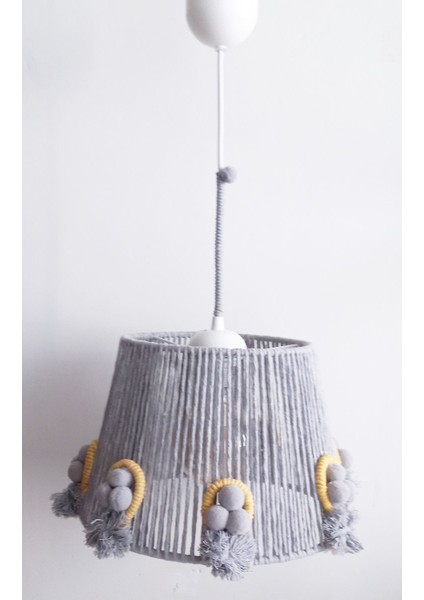 Gri Makrome Sarkıt Avize, Ponpon ve Balon Detaylı Çocuk Odası Dekoru modelleri