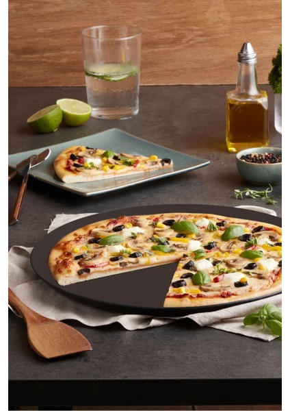 Biogranit 32 cm Siyah Pizza Tavası, Dayanıklı ve Şık Mutfak Gereci