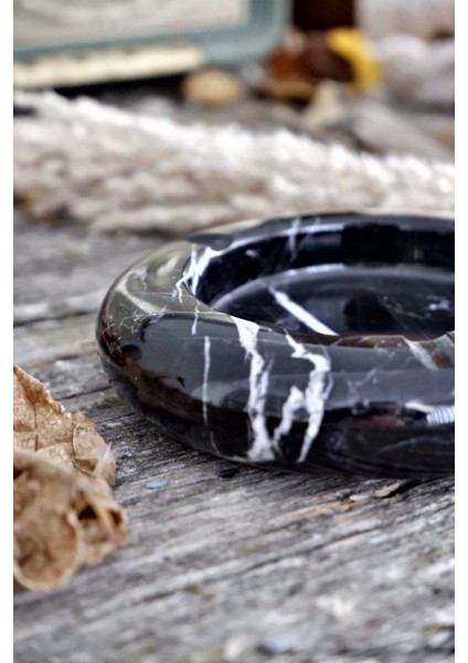 Mermer Yuvarlak Siyah Küllük, Şık ve Zarif Tasarım