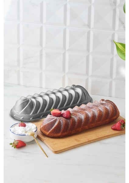 Antrasit Döküm Kek Kalıbı 35 Cm, Dayanıklı ve Şık Tasarım