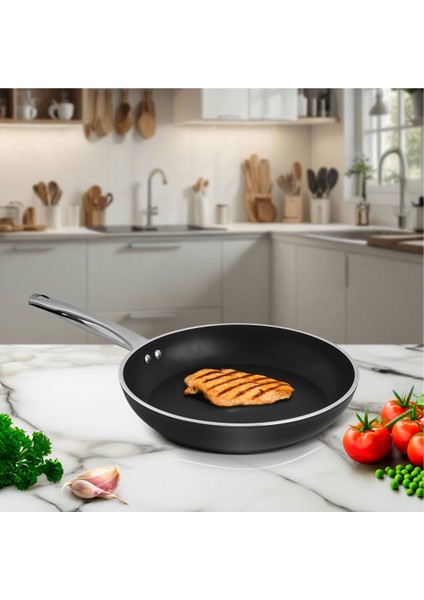 26 cm Siyah Tava, Dayanıklı ve Şık Mutfak Gereciği