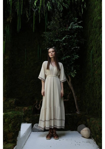 Kol ve Etek Nakışlı Elbise Taş fiyatları