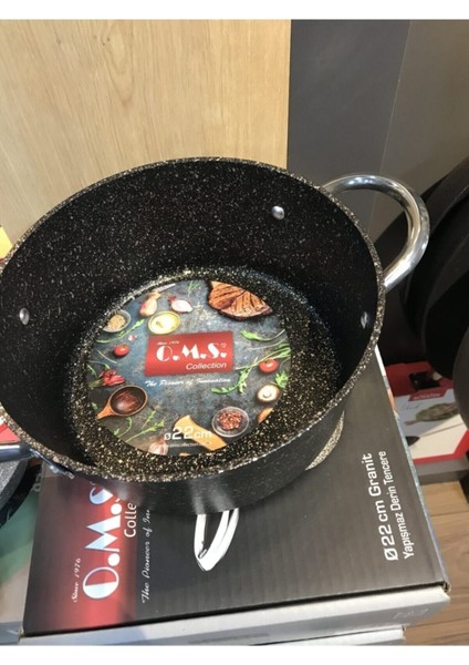 22CM Granit Tencere, Siyah, Dayanıklı ve Kullanışlı, Mutfakta Şıklık ve Pratiklik modelleri