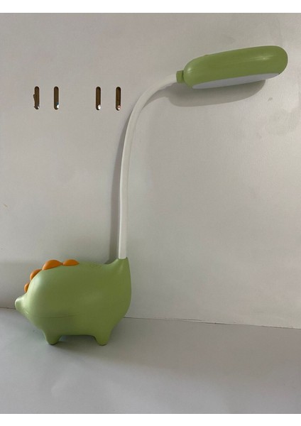 Yeşil Figürlü Masa Lambası, Dekoratif ve Şık Aydınlatma Seçeneği