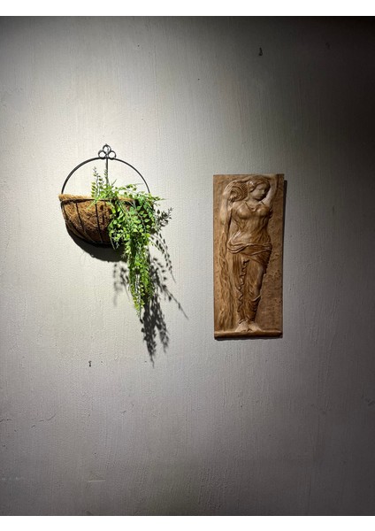 Store “roma’nın Sessiz Kızı Ahşap Oyma Tablo