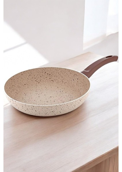 30 cm Granit Tava, Yanmaz ve Yapışmaz, Bej Renkli, Dayanıklı ve Şık Tasarım