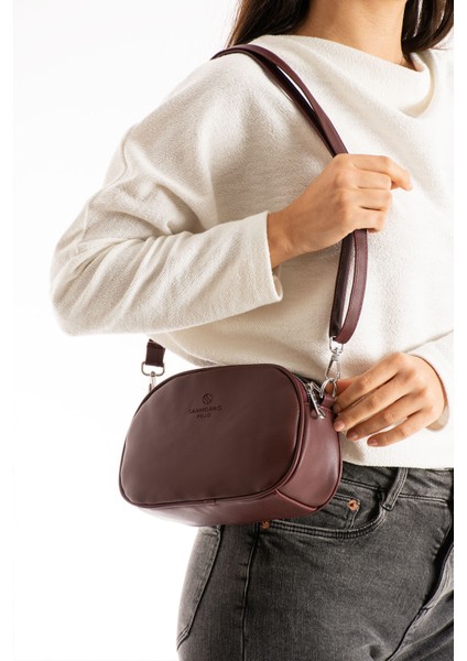 1423 Kadın Suni Deri Ayarlanabilir Çapraz Askılı 2 Gözlü Desen Omuz Çantası modelleri