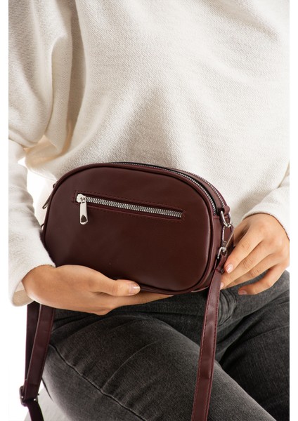 1423 Kadın Suni Deri Ayarlanabilir Çapraz Askılı 2 Gözlü Desen Omuz Çantası indirimleri