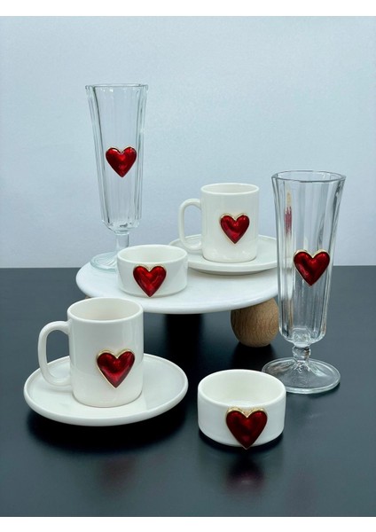 2 Kişilik Porselen Kalpli Fincan ve Lokumluk Seti, Cam Bardaklarla Şık Sunum