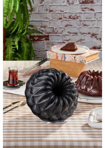 Döküm Kek Kalıbı, Şık ve Dayanıklı Mutfak Gereci, Kullanışlı ve Şık Tasarım