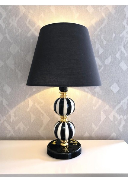 Seramik Abajur, Siyah Çizgili, Şapka Detaylı, Şık ve Modern Aydınlatma Seçeneği
