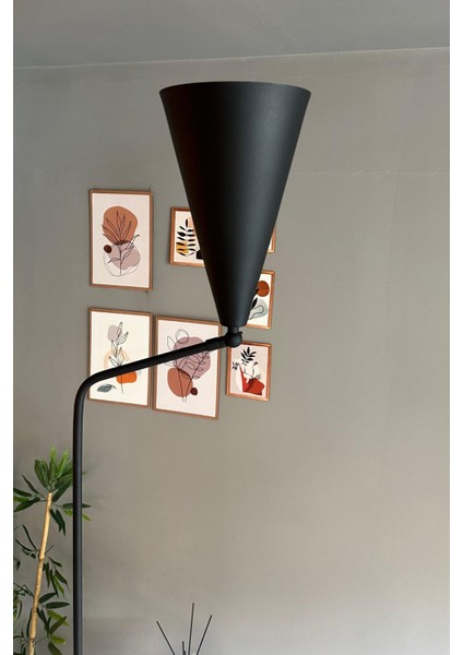 Modern Siyah Metal Zemin Lambası, Hareketli ve Şık Dekoratif Aydınlatma. fırsatları