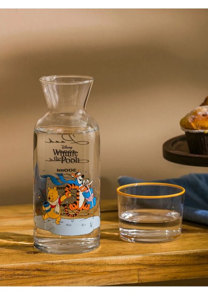 Renkli Winnie The Pooh Desenli 700 ml Cam Sürahi, Şık ve Kullanışlı Tasarım