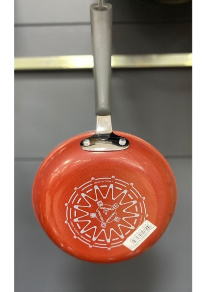20 cm Teflon Iç, Emaye Dış, Boyalı Tava, Sağlam ve Şık Tasarım