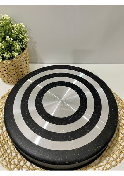 30 cm Siyah Tepsi, Şık ve Dayanıklı Mutfak Gereciği fiyatları