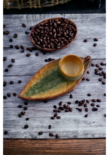 Yeşil ve Kahverengi Renklerde Ceviz Yaprak Tasarımlı 1 Kişilik Fincan Seti