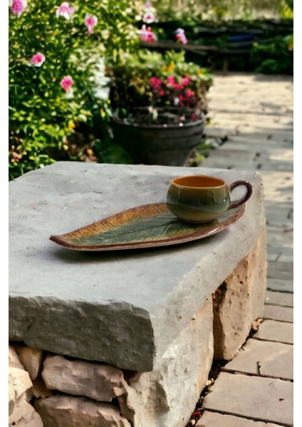 Yeşil ve Kahverengi Renklerde Ceviz Yaprak Tasarımlı 1 Kişilik Fincan Seti modelleri