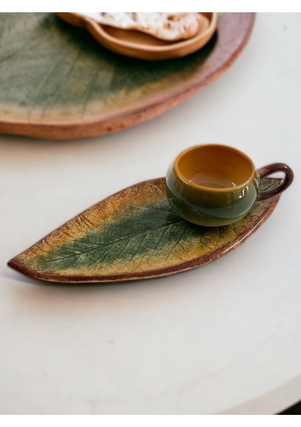 Yeşil ve Kahverengi Renklerde Ceviz Yaprak Tasarımlı 1 Kişilik Fincan Seti fırsatları