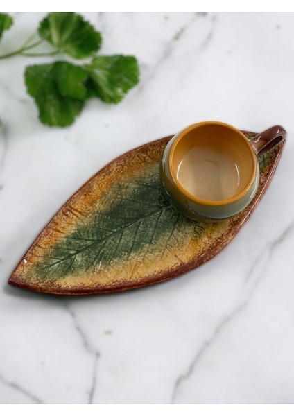 Yeşil ve Kahverengi Renklerde Ceviz Yaprak Tasarımlı 1 Kişilik Fincan Seti indirimleri