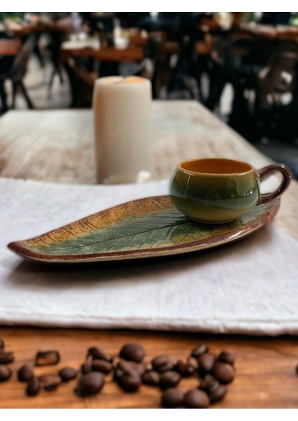 Yeşil ve Kahverengi Renklerde Ceviz Yaprak Tasarımlı 1 Kişilik Fincan Seti