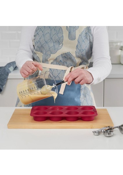 Koyu Kırmızı Silikon Muffin Kalıbı, 18X30 Cm, Dayanıklı ve Esnek Tasarım