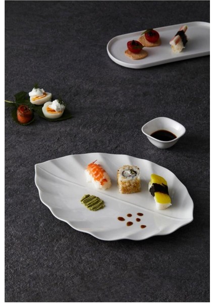 30CM Beyaz Yaprak Sunum Tabağı, Zarif ve Şık Dekoratif Servis Kabı