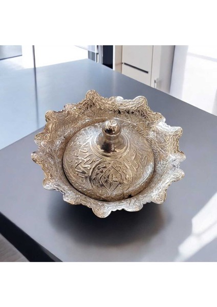 El Işlemeli Bakır Şekerlik, Yuvarlak, Ayaksız, Gümüş Renk, Şık ve Zarif Tasarım