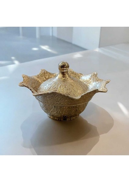 El Işlemeli Bakır Şekerlik, Yuvarlak, Ayaksız, Gümüş Renk, Şık ve Zarif Tasarım modelleri