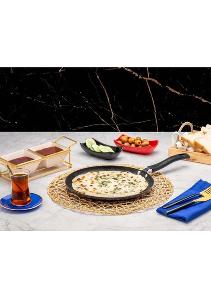 26 cm Siyah Krep Tava, Dayanıklı ve Şık Mutfak Gereci