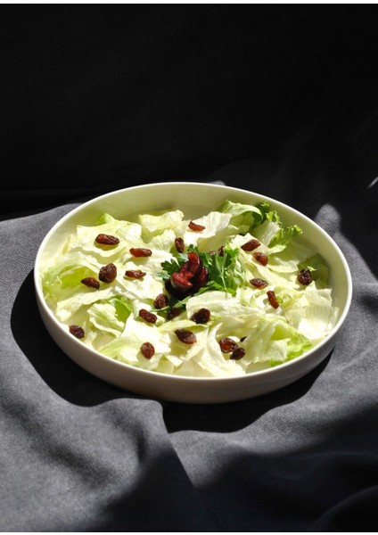 Beyaz Porselen 22 cm Orta Salata ve Meze Servis Kasesi, Şık ve Kullanışlı Tasarım