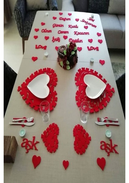 Turuncu Kalın Keçe Masa Süsleme Seti, Amerikan Servis ve Runner ile Sevgililer Günü fiyatları