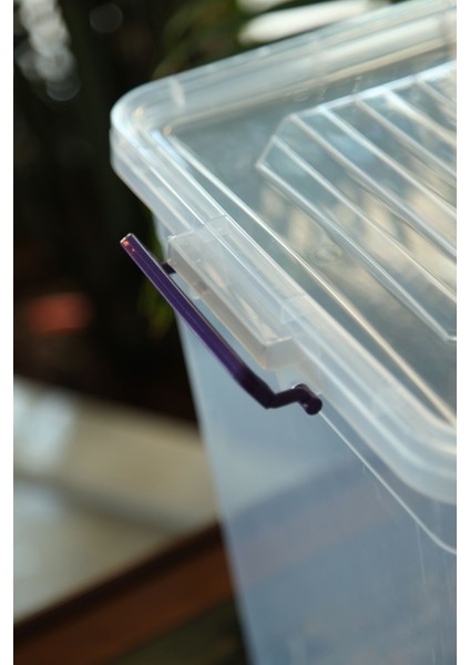 Şeffaf 30 Litrelik Kilitli Düzenleme Saklama Kabı, Beyaz Renkli, Dayanıklı ve Kullanışlı. indirimleri