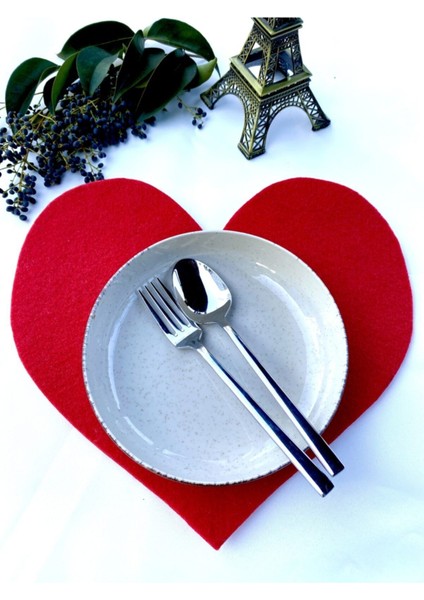 Iki Adet Kalp Desenli Kırmızı Amerikan Servisi, Sevgililer Günü Şıklığı