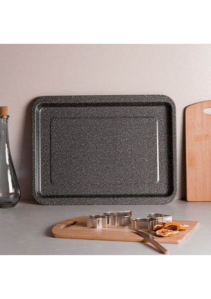 Gri Fırın Tepsisi 26X37 Cm, Dayanıklı ve Şık Mutfak Gereci
