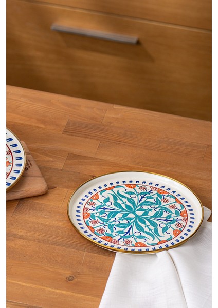 Bej Emaye Pasta Tabağı 21 Cm, Şık ve Dayanıklı Mutfak Aksesuarı