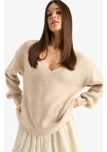 Oversize Geniş Kalıp V Yaka Triko Kazak Z7135AZ25WN fırsatları